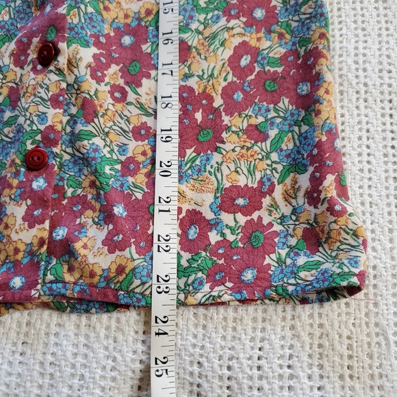 Vintage Women’s Small Colorful Floral Long Sleeve Button Down Collared Shirt - Picture 6 of 7